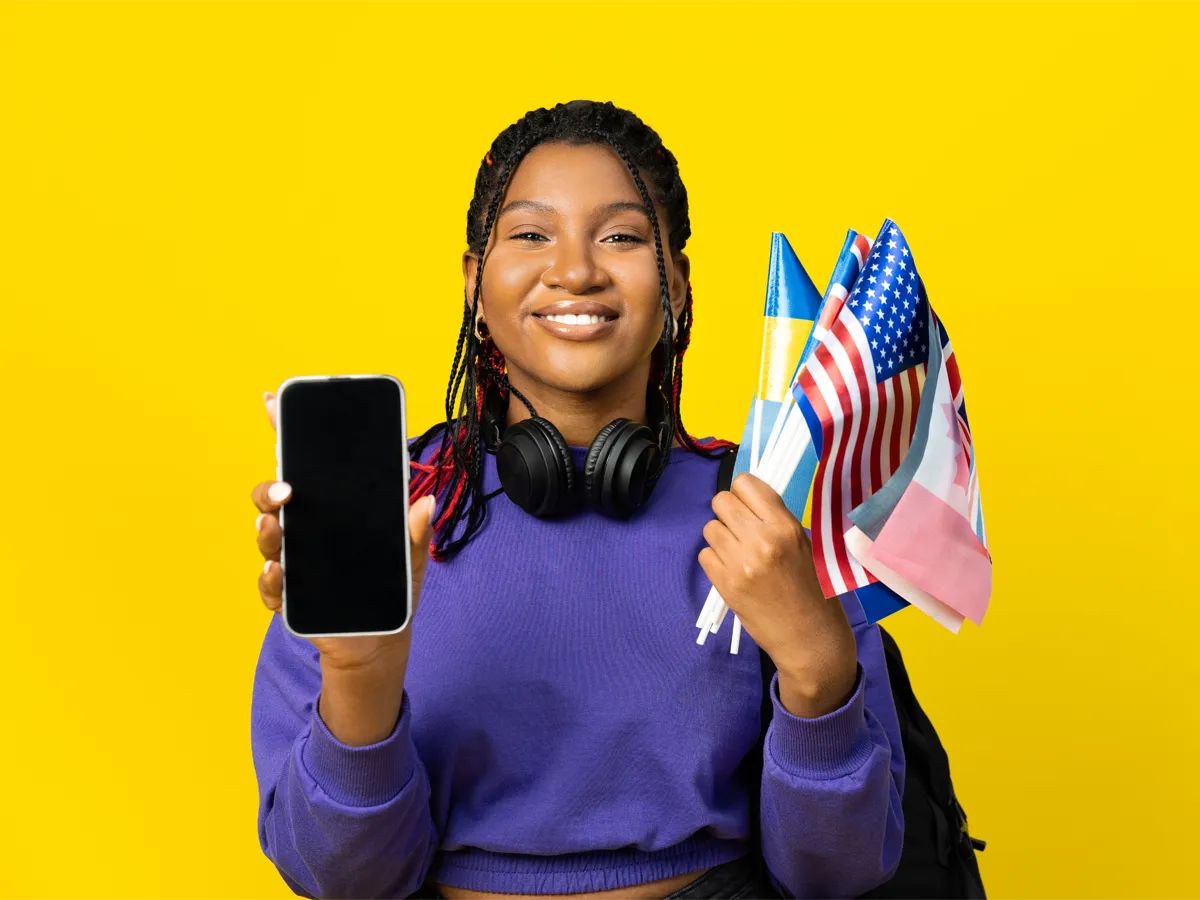 Applicant studying with the Citizenship Flash Cards App from Citizen Now.