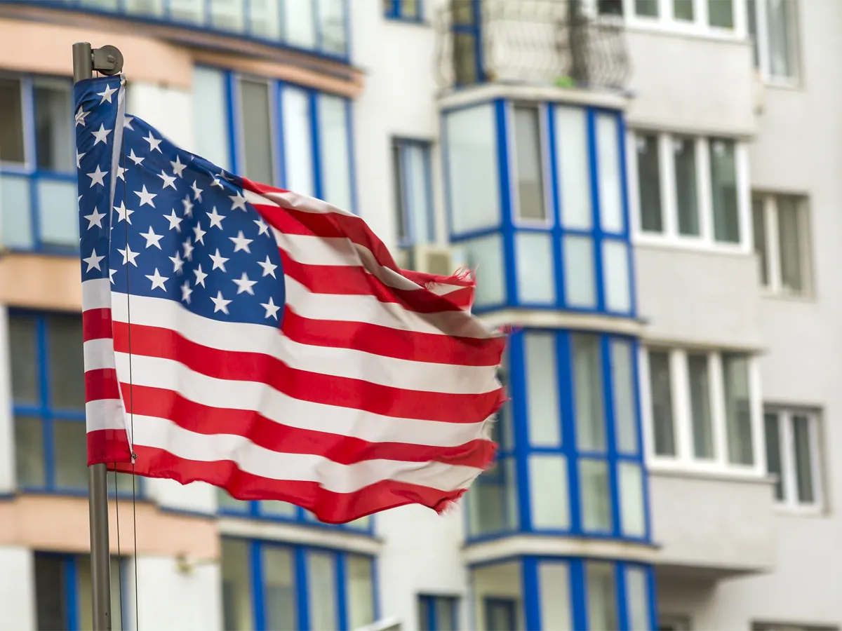 U.S. diplomatic office providing services that show the functional difference between an embassy and a consulate